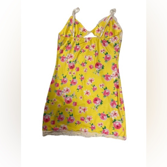 SHEIN yellow and all over floral silk night gown with lace - Picture 2 of 2